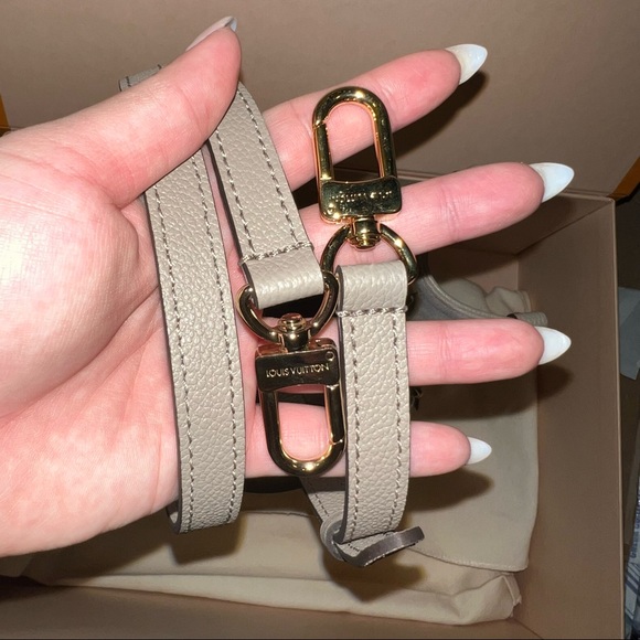 LV Onthego PM - Picture 6 of 10